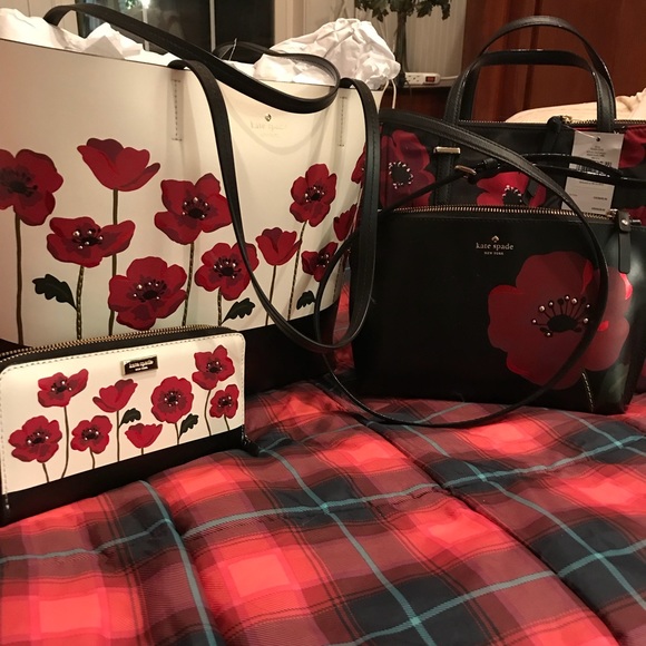 Kate Spade! Comin' Atchoo! Kleenex! - Picture 1 of 1
